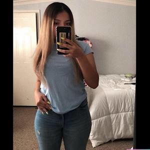 Meet your Posher, Alexandra